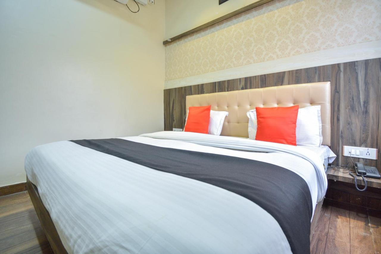 Capital O Moments Inn Амритсар Экстерьер фото
